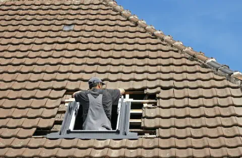 Pose de velux - Crouzilles